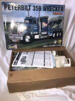 Lot Of Peterbilt Trucks - Image 5